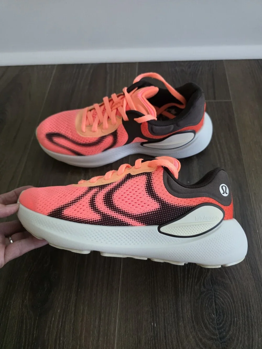 Lululemon Beyondfeel Women's 8 Neon Coral Athletic Running Shoes